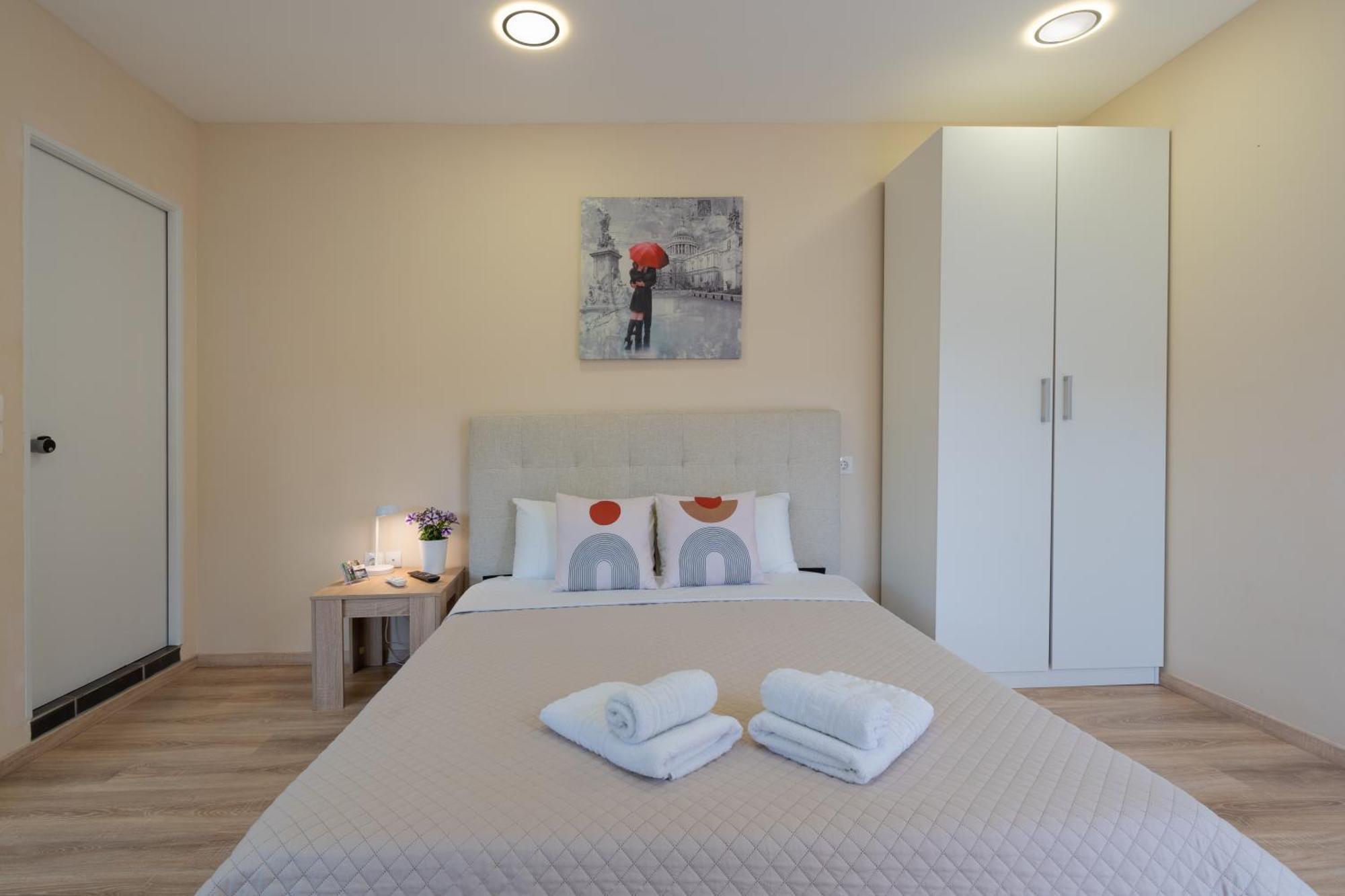 Modular With Heated Pool Artemis Greece