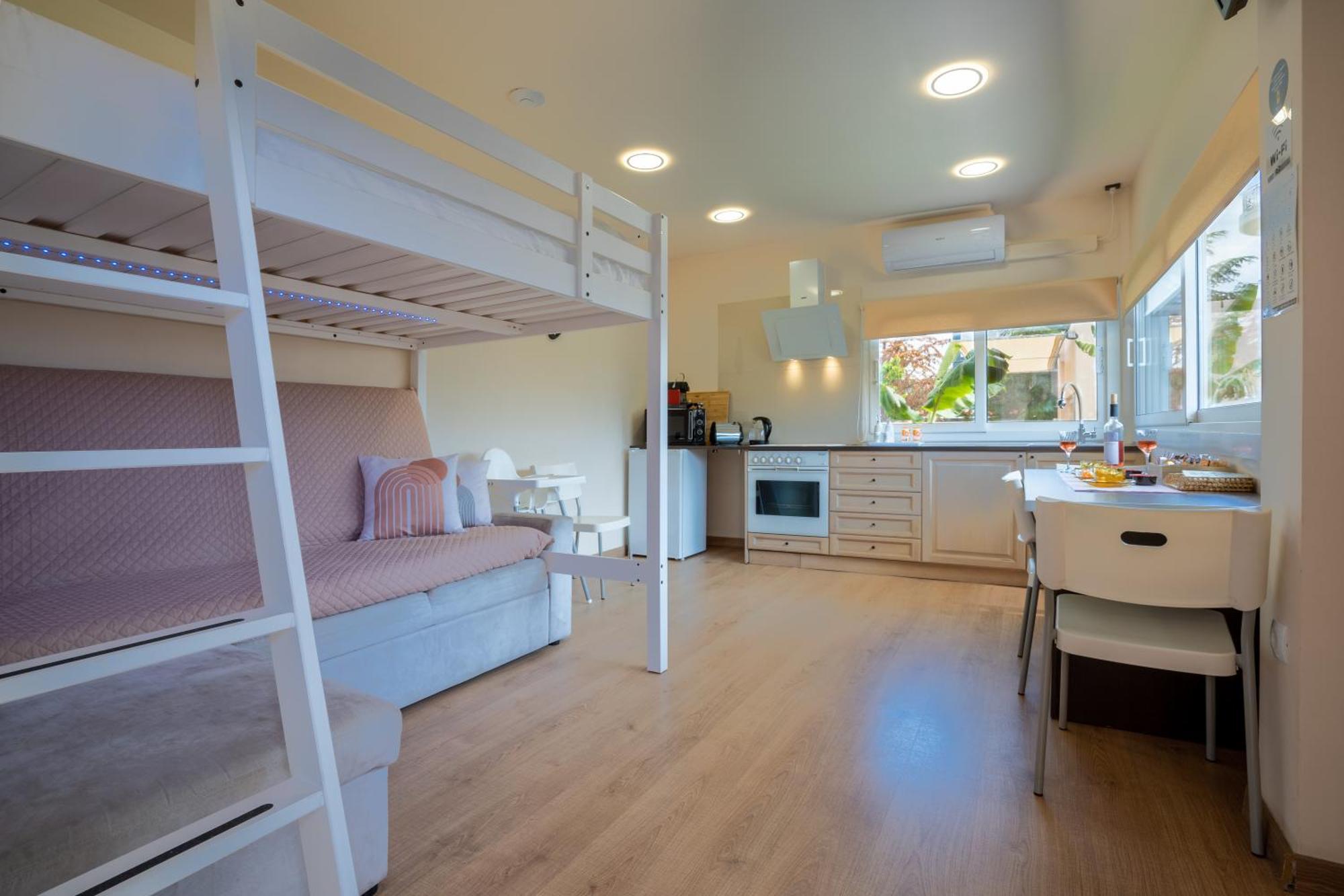 Modular With Heated Pool Artemis Greece