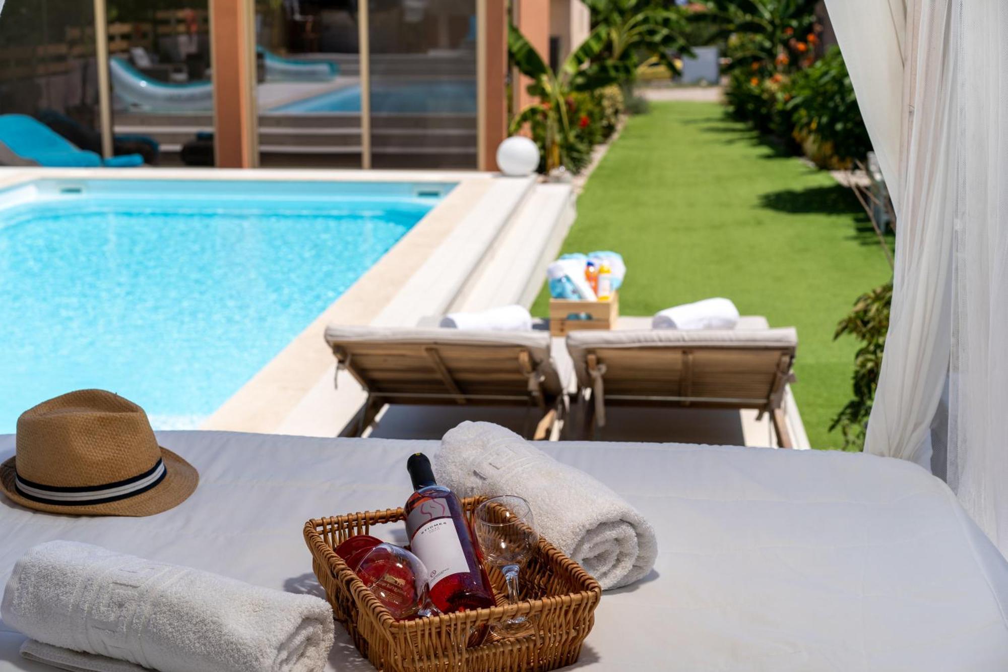 Prázdninový dům Modular With Heated Pool Artemis Greece