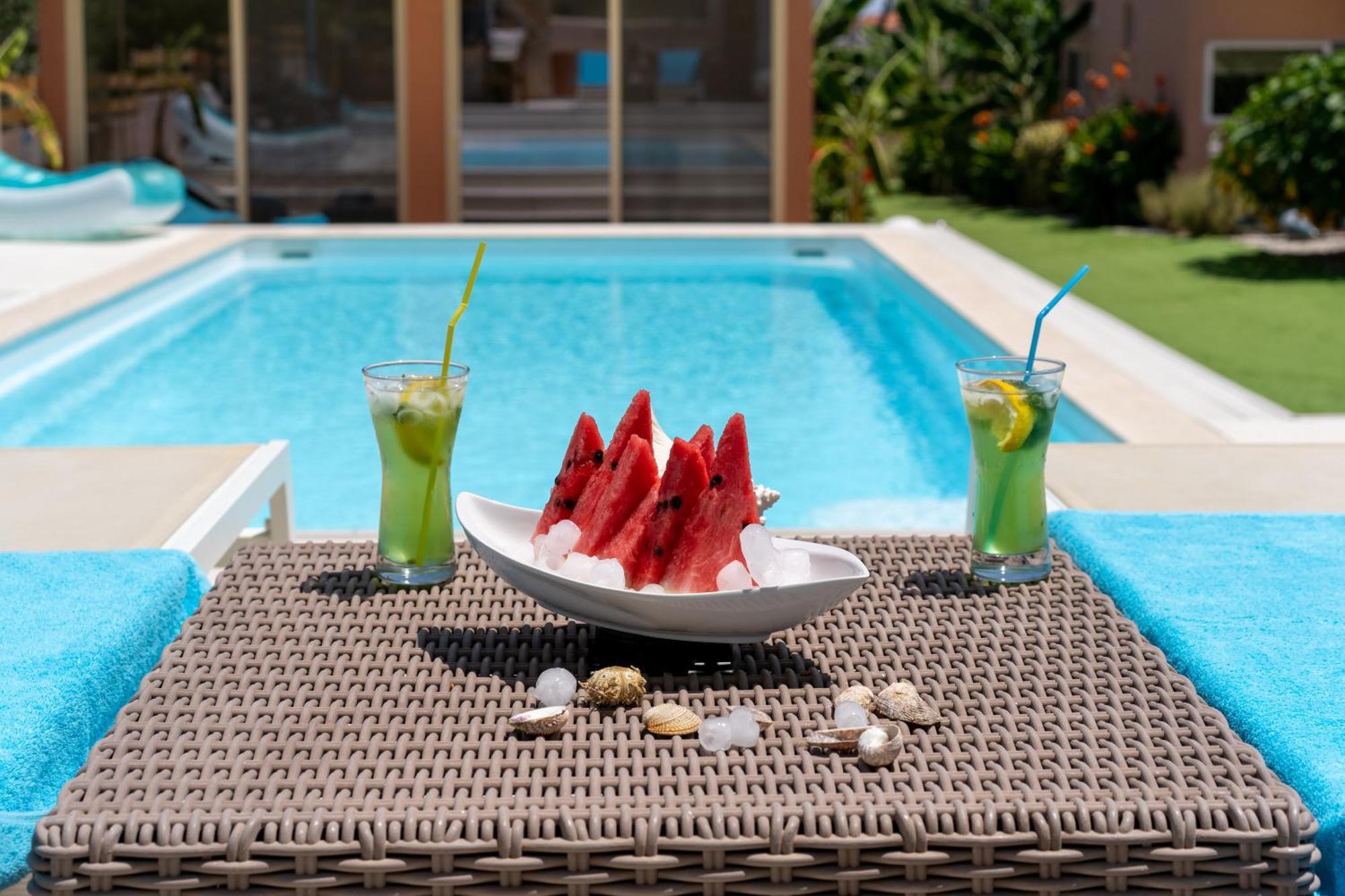 Modular With Heated Pool Artemis Greece *