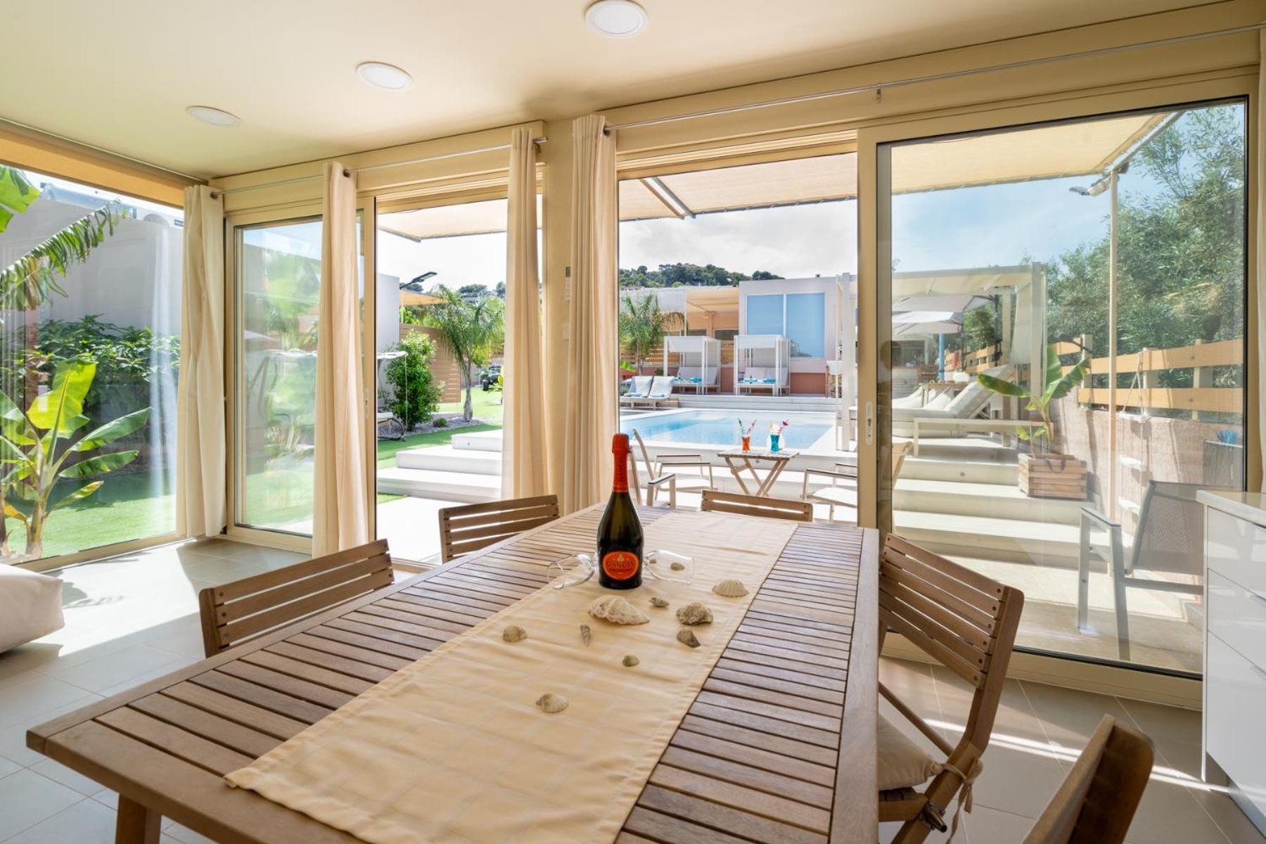 Modular With Heated Pool Artemis Greece