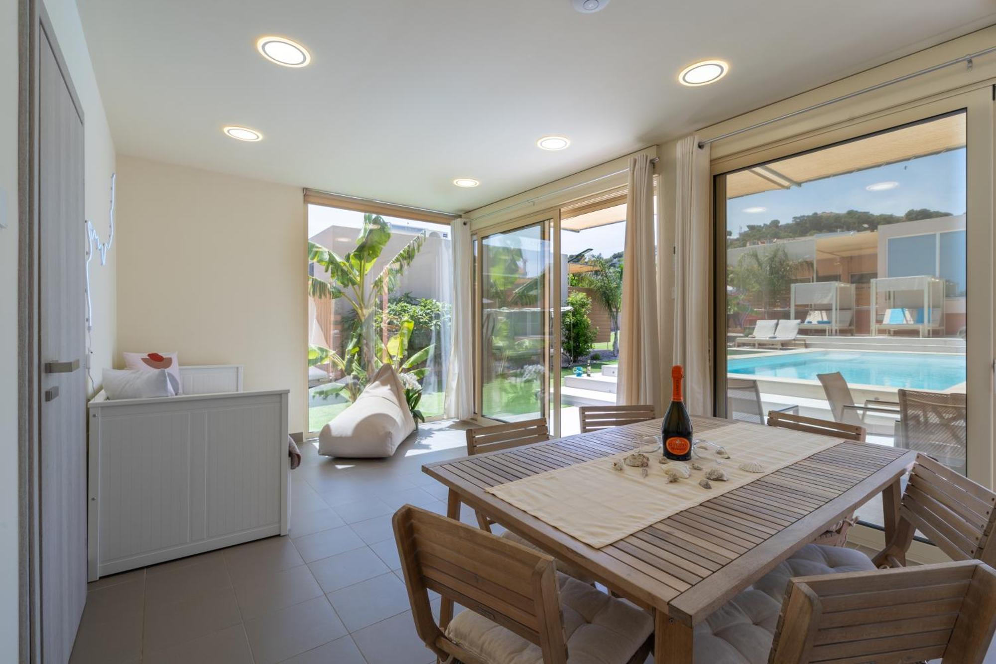 Modular With Heated Pool Artemis Greece